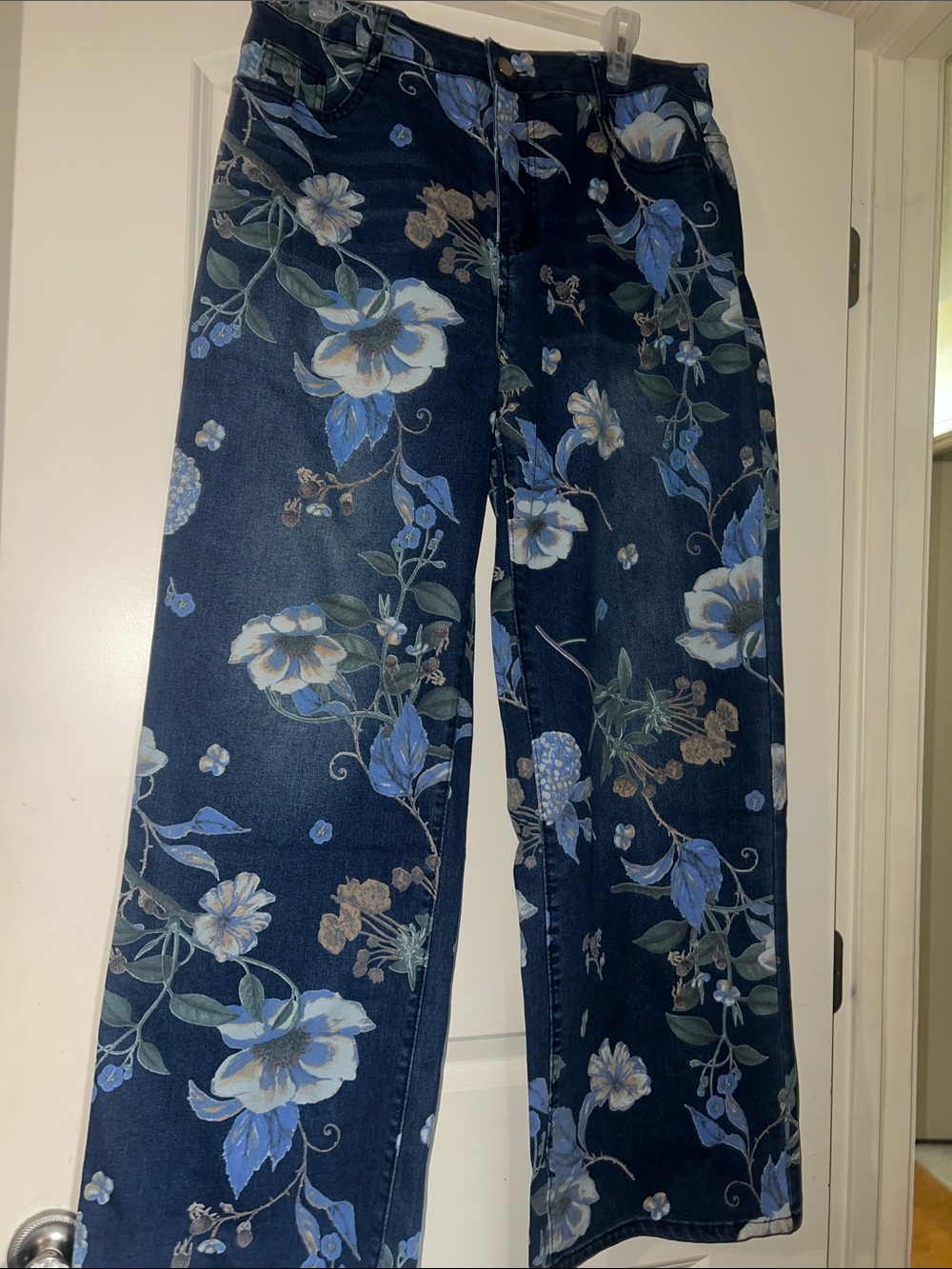 Women's Floral Straight Leg Jeans - Blue Floral
